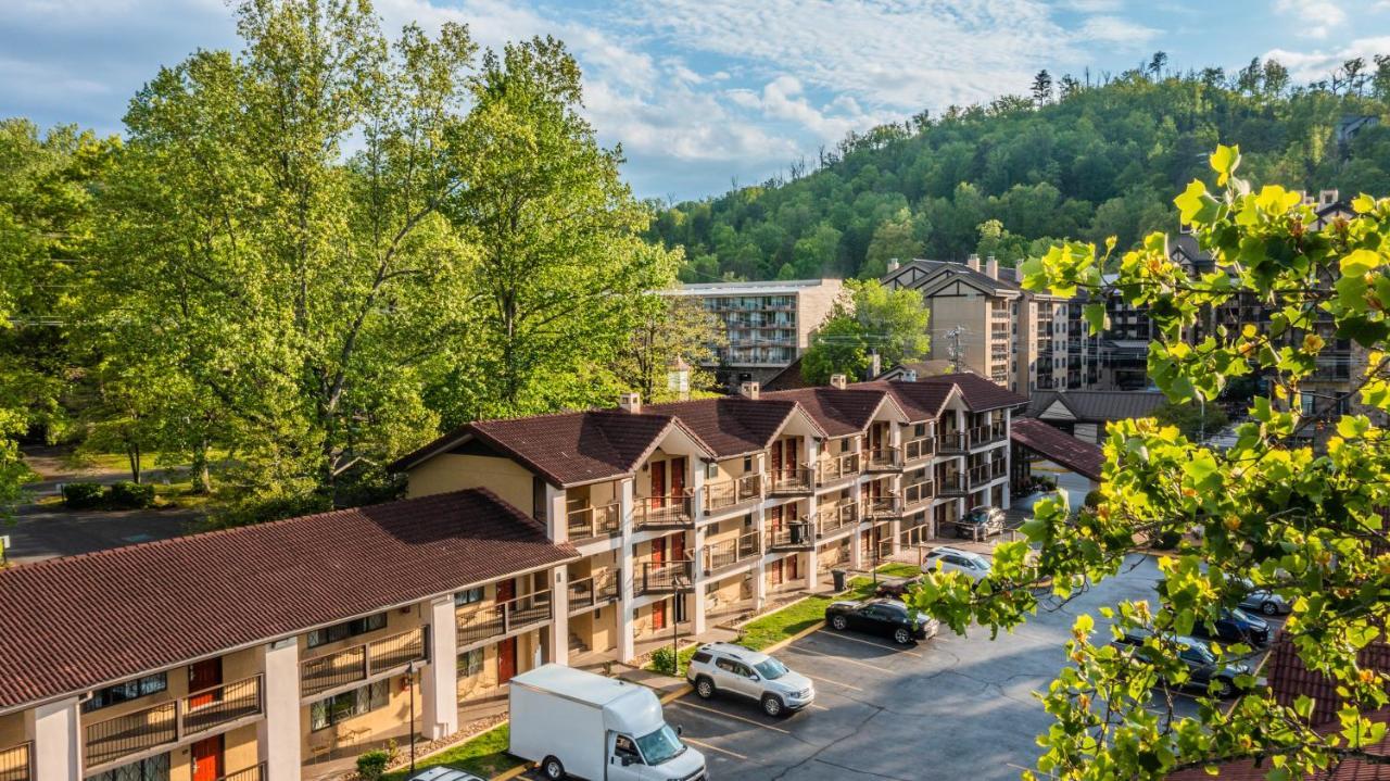 Готель Super 8 By Wyndham Downtown Gatlinburg At Convention Center Екстер'єр фото